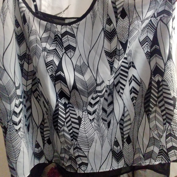 Daniel Rainn sheer patterned Cami Tank Top - Picture 7 of 9